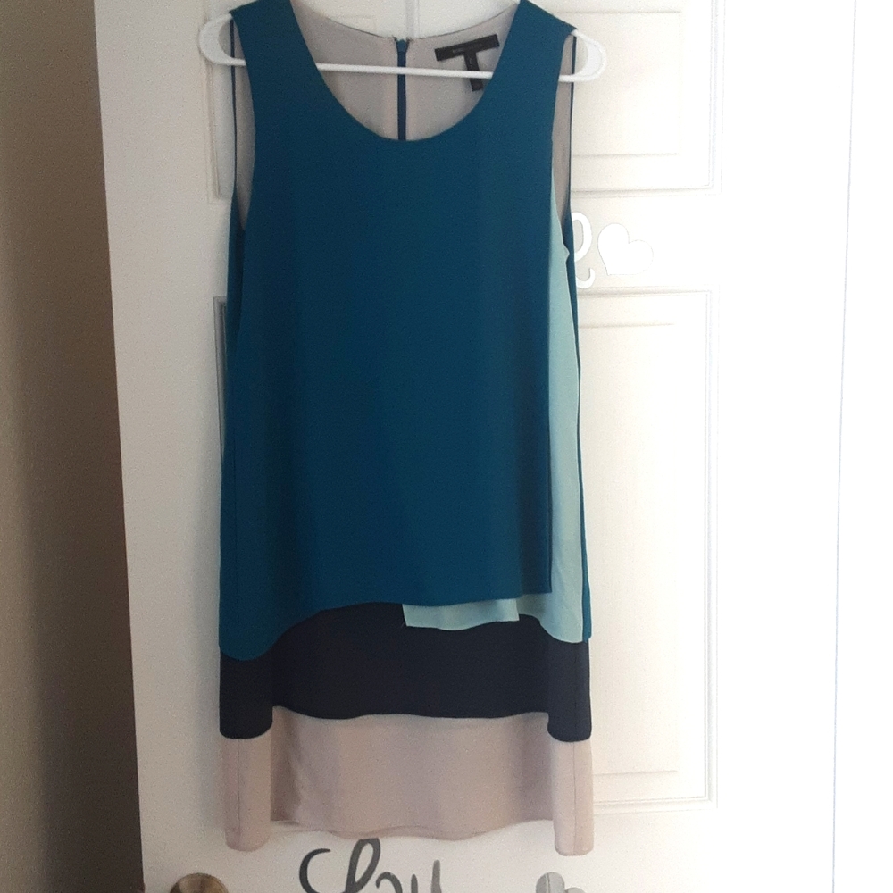 Sleeveless multi layer teal Bcbg tunic